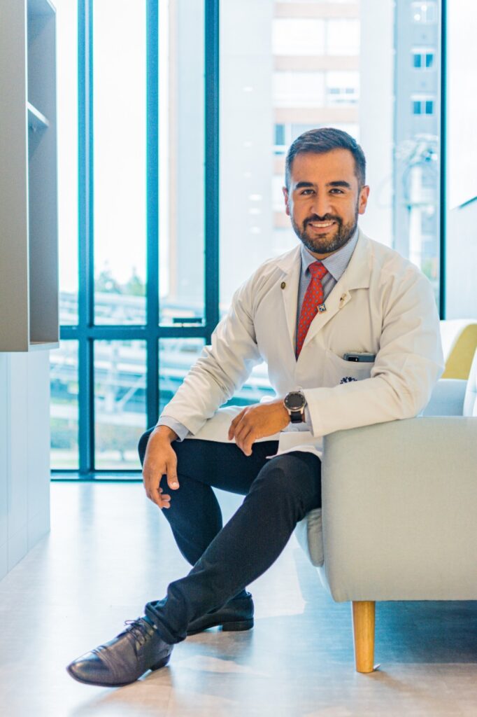 cirujano de columna en colombia ortopedista online bogota miguel farfan columna especialista online